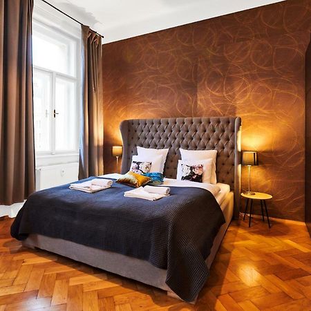 Royal Route Residence Lesser Town Prag Exteriör bild
