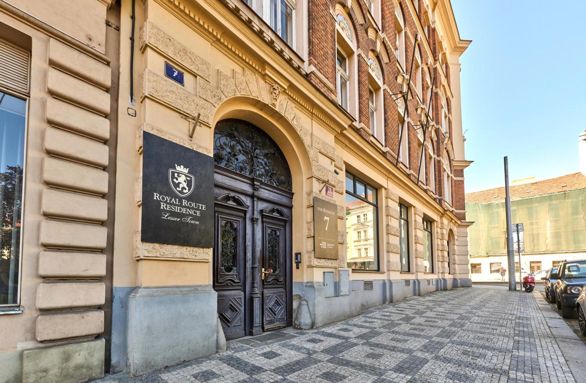 Royal Route Residence Lesser Town Prag Exteriör bild
