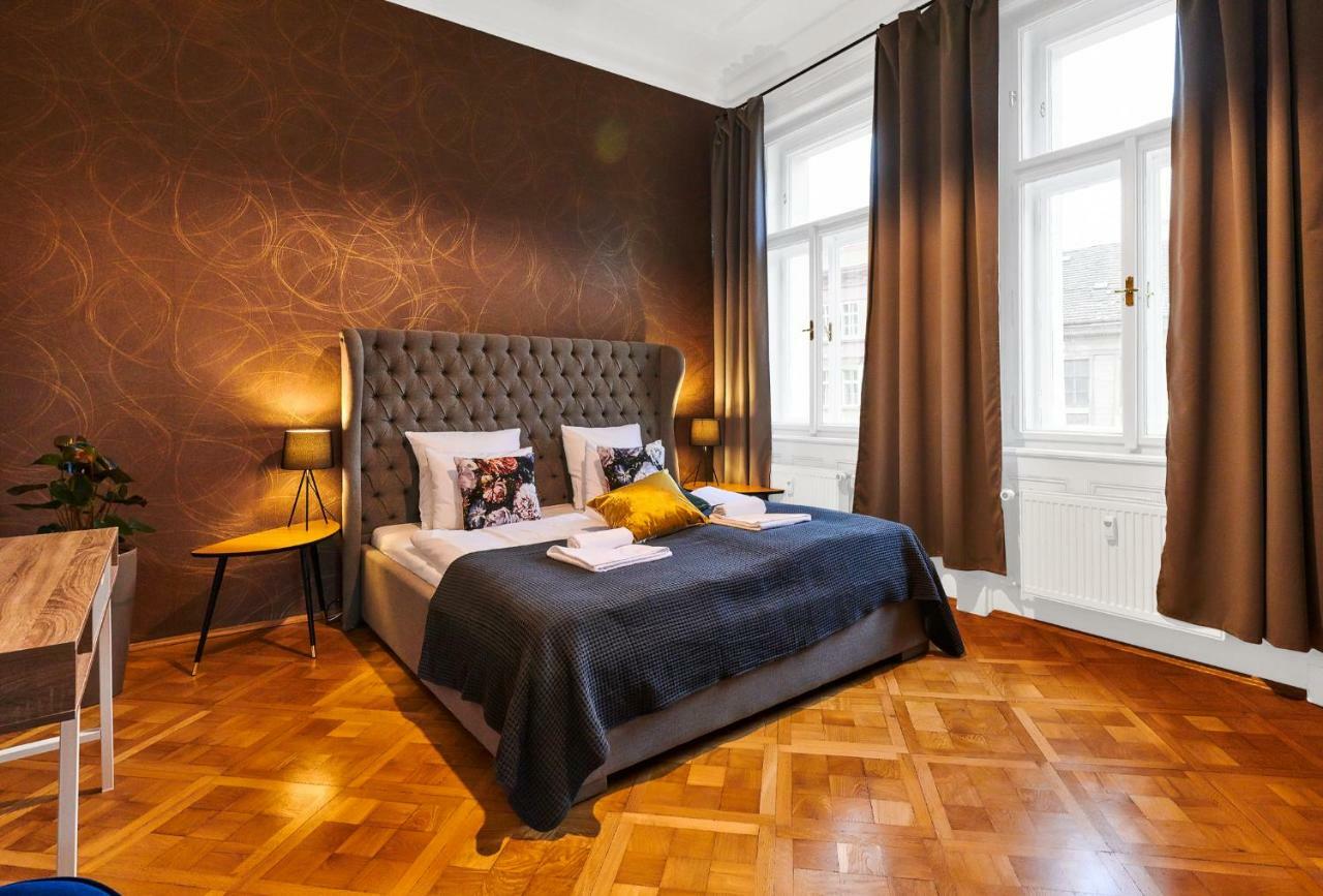 Royal Route Residence Lesser Town Prag Exteriör bild