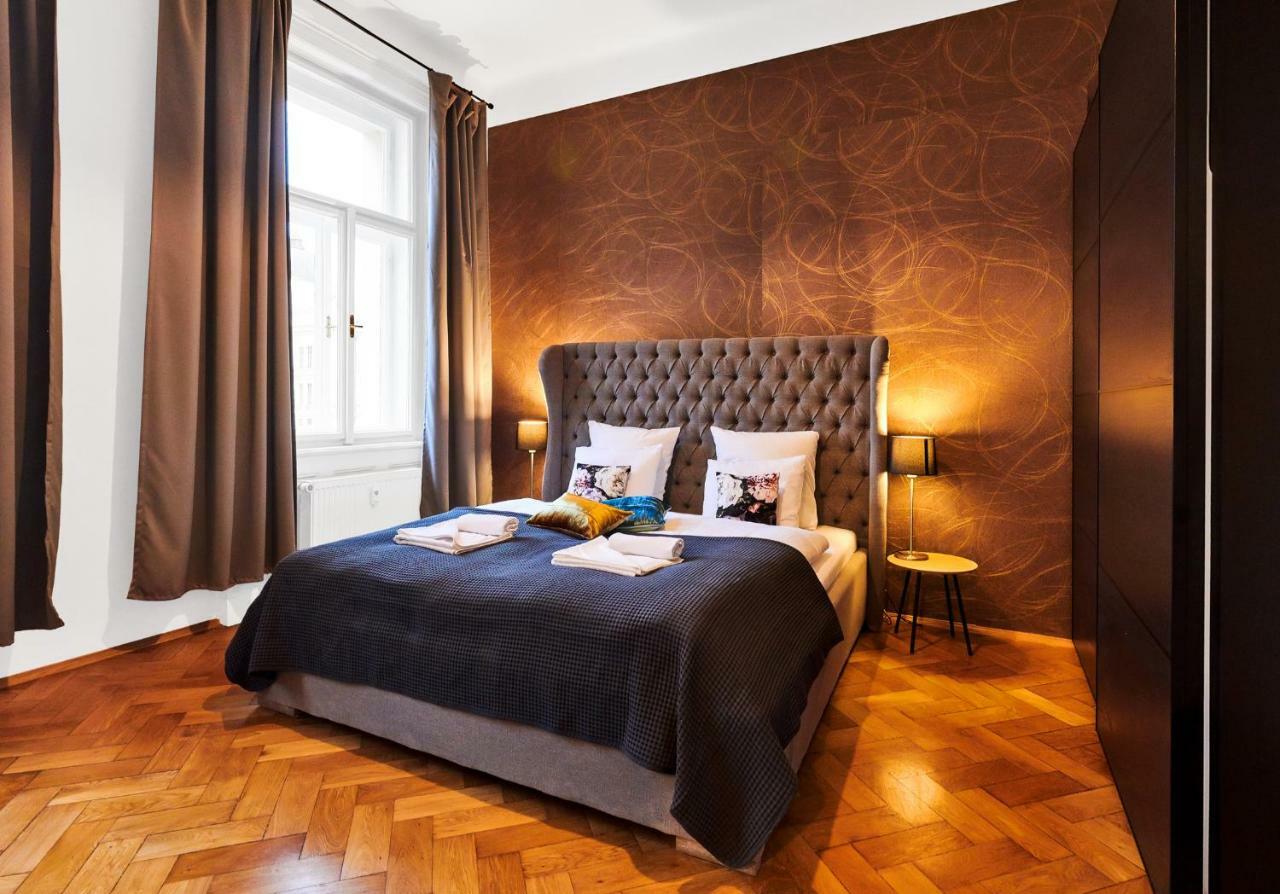 Royal Route Residence Lesser Town Prag Exteriör bild